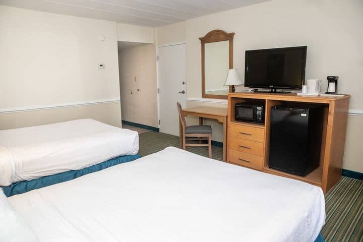 Room 16 of 79